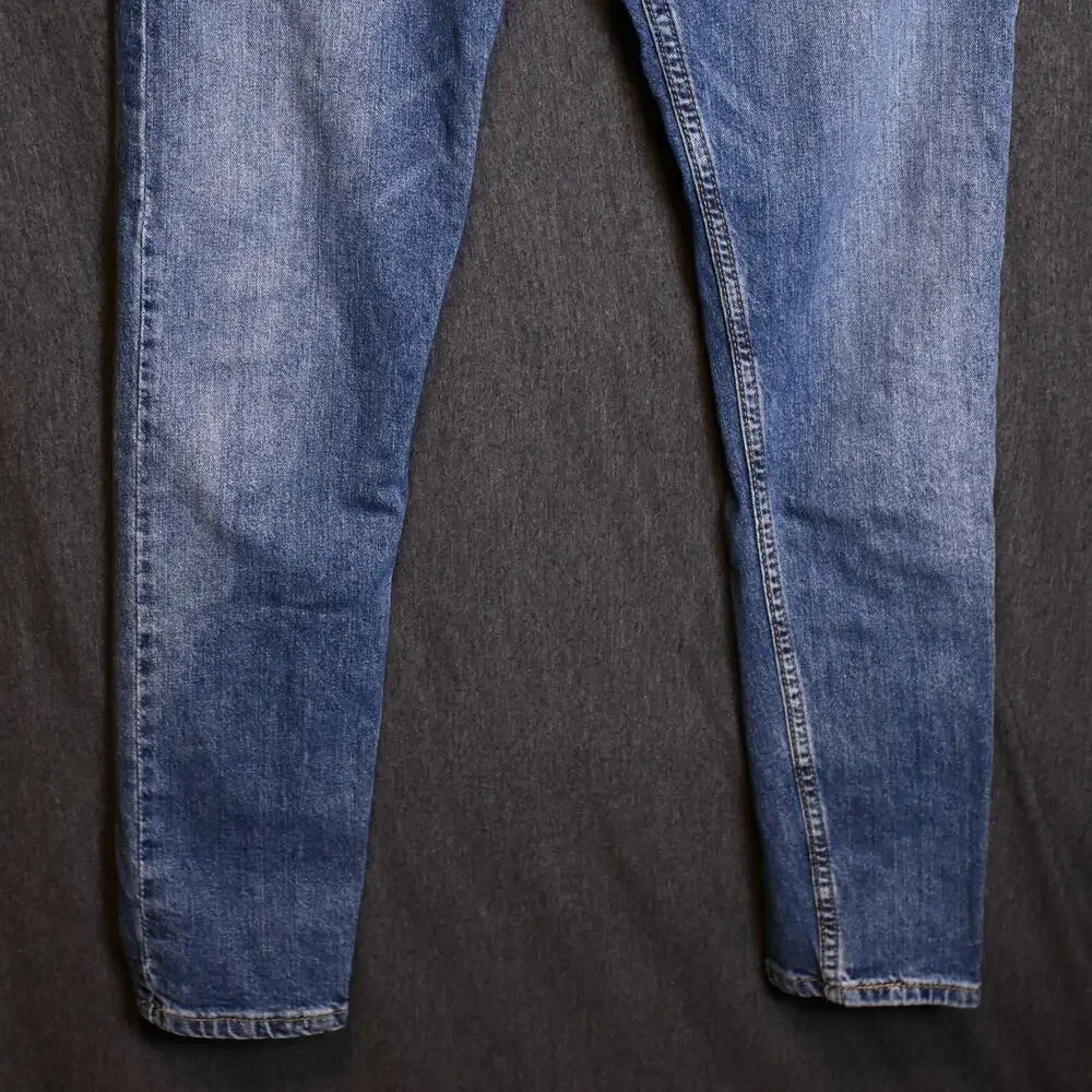 Levi's Men's 31x32 (31x30 actual) 512 Slim Taper Fit Distressed Denim Jeans